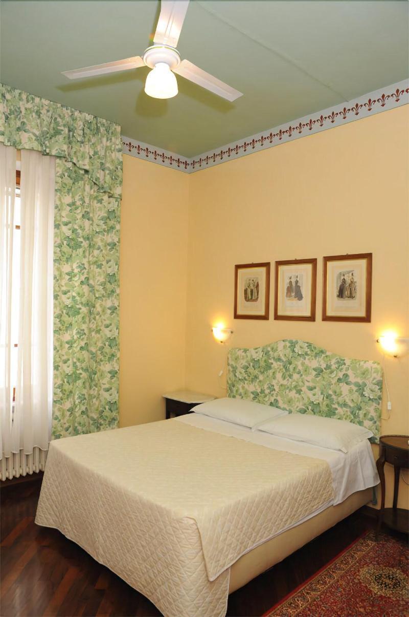 Hotel Tarussio à Arezzo Extérieur photo