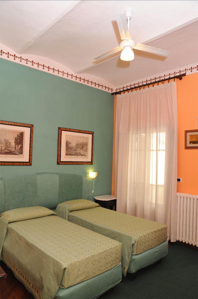 Hotel Tarussio à Arezzo Extérieur photo