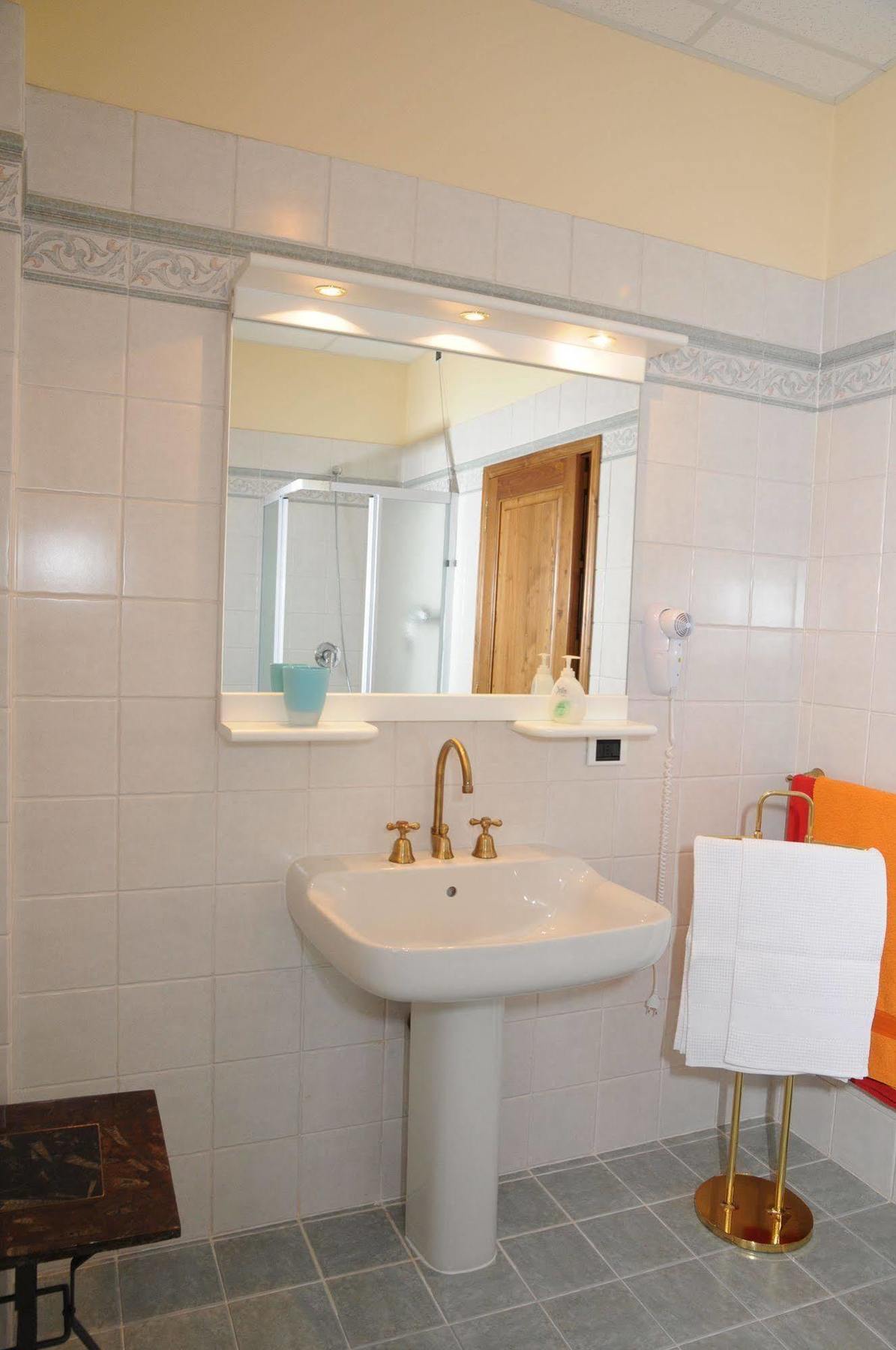 Hotel Tarussio à Arezzo Extérieur photo