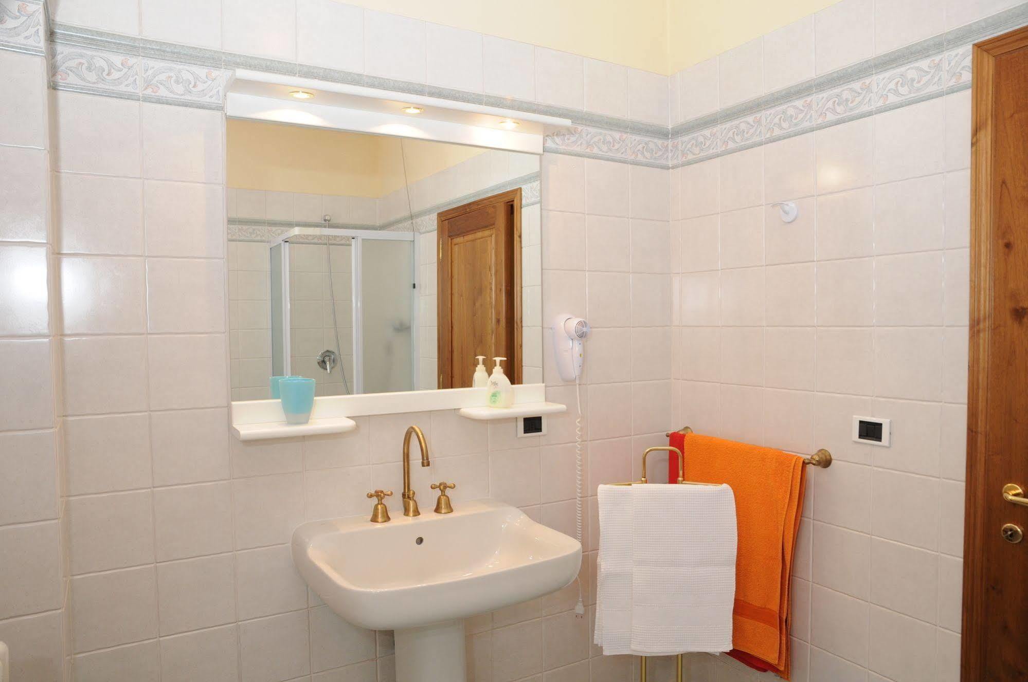 Hotel Tarussio à Arezzo Extérieur photo